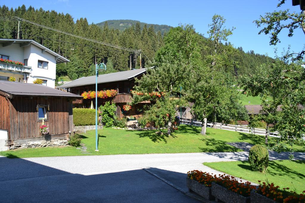 Haus Binder Hotel Ried im Zillertal Exterior photo