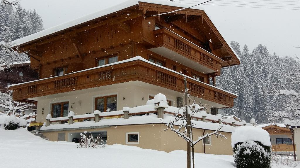 Haus Binder Hotel Ried im Zillertal Exterior photo